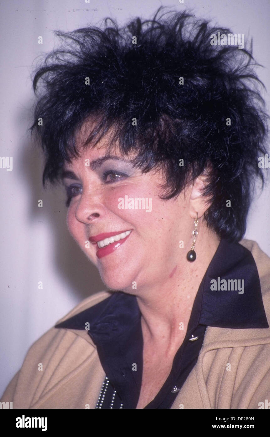 FILE PHOTO - ELIZABETH TAYLOR, 79, was born Feb. 27, 1932 in England. Liz a two time Oscar winning movie goddess and pioneering AIDS activist whose off-screen marriages (8), divorces and death defying exploits rivaled, her dramatic film roles. Dame Elizabeth Rosemond Taylor, the British - American icon, died March 23, 2011 of congestive heart failure, a stone's throw of the Hollywo Stock Photo