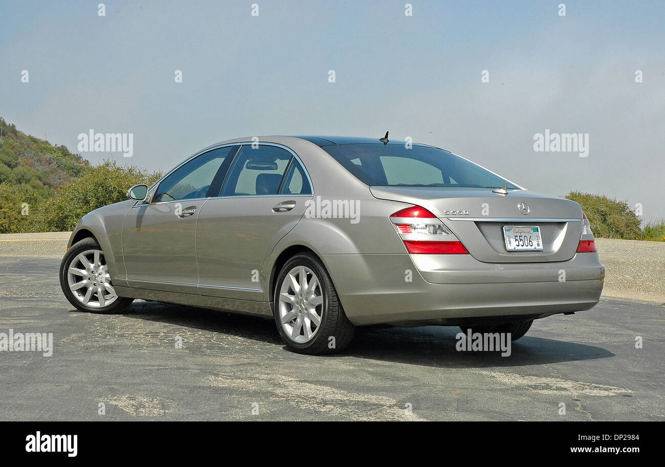 May 23 06 Los Angeles Ca Usa Mercedes Benz Introduces The All New 07 S550 The New S 550 Sports An All New Exterior And Interior And An All New 5 5 Liter V8 Generating