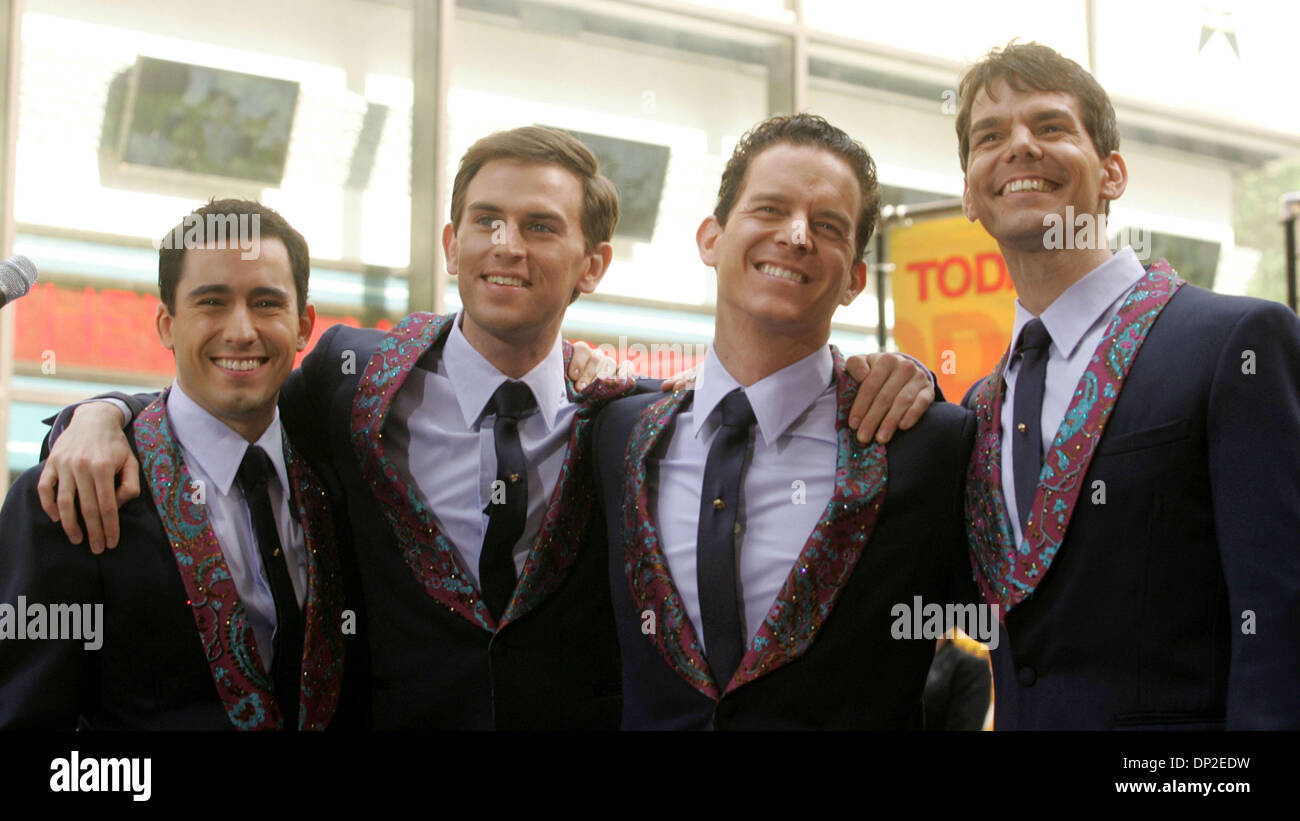 May 31, 2006; New York, NY, USA; (LR) JOHN LLOYD