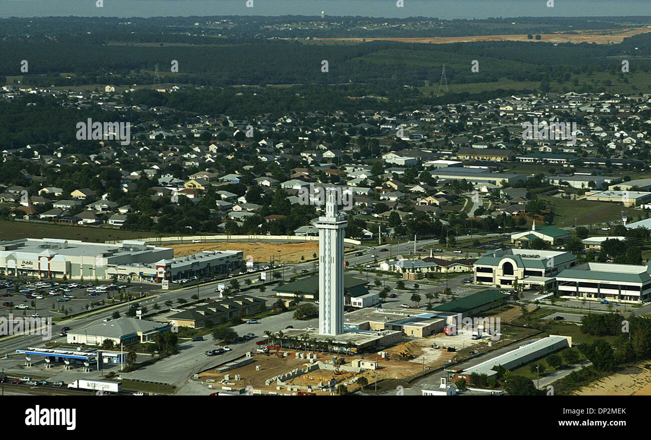Jun 07, 2006; Clermont, FL, USA; This view of the Clermont Citrus Tower looks due east and north:  the water tower for the small town of Montverde on the shore of Lake Apopka can be seenn on the horizon line directly above the top of the Citrus Tower.  North Highway 27 can be seen at very bottom of lower left frame of photo.  Mandatory Credit: Photo by David Spencer/Palm Beach Post Stock Photo
