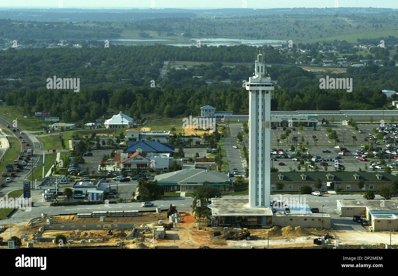 Jun 07, 2006; Clermont, FL, USA; This view of the Clermont Citrus Tower looks due  north.  Northbound lanes of  Highway 27 can be seen at very  left in photo. Mandatory Credit: Photo by David Spencer/Palm Beach Post/ZUMA Press. (©) Copyright 2006 by Palm Beach Post Stock Photo