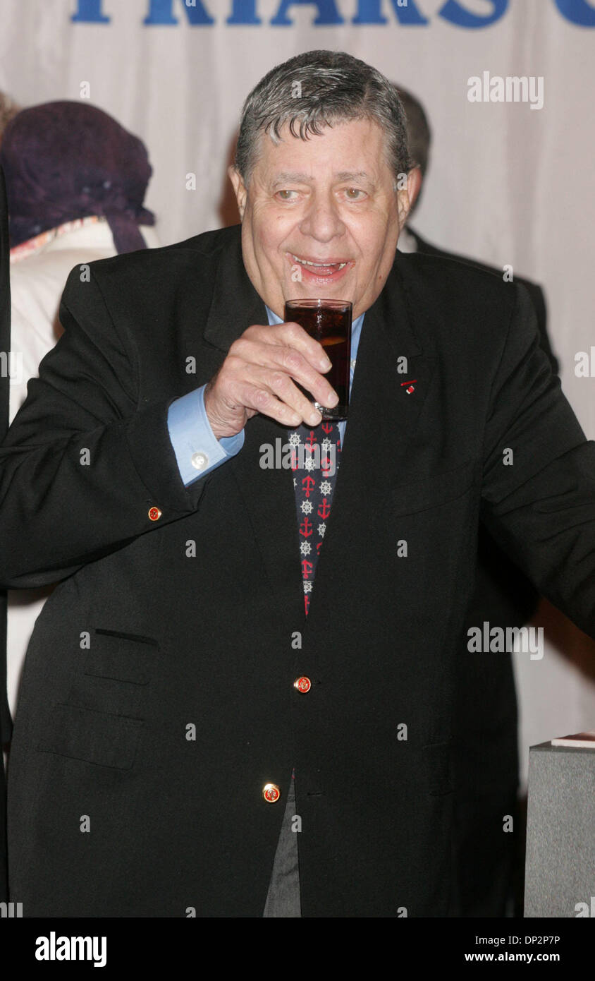 Jun 09, 2006; New York, NY, USA; Comedian JERRY LEWIS at the Friars