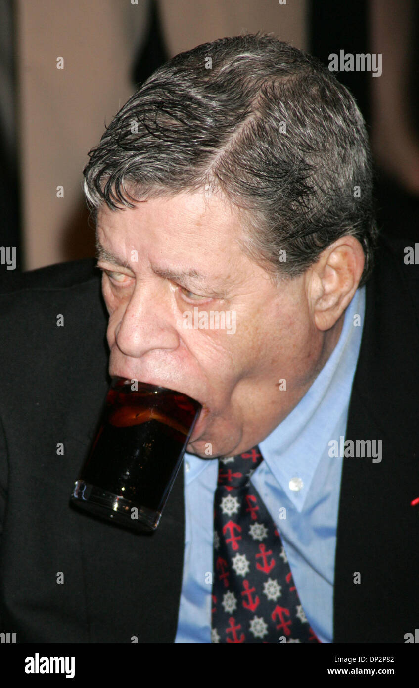 Jun 09, 2006; New York, NY, USA; Comedian JERRY LEWIS at the Friars