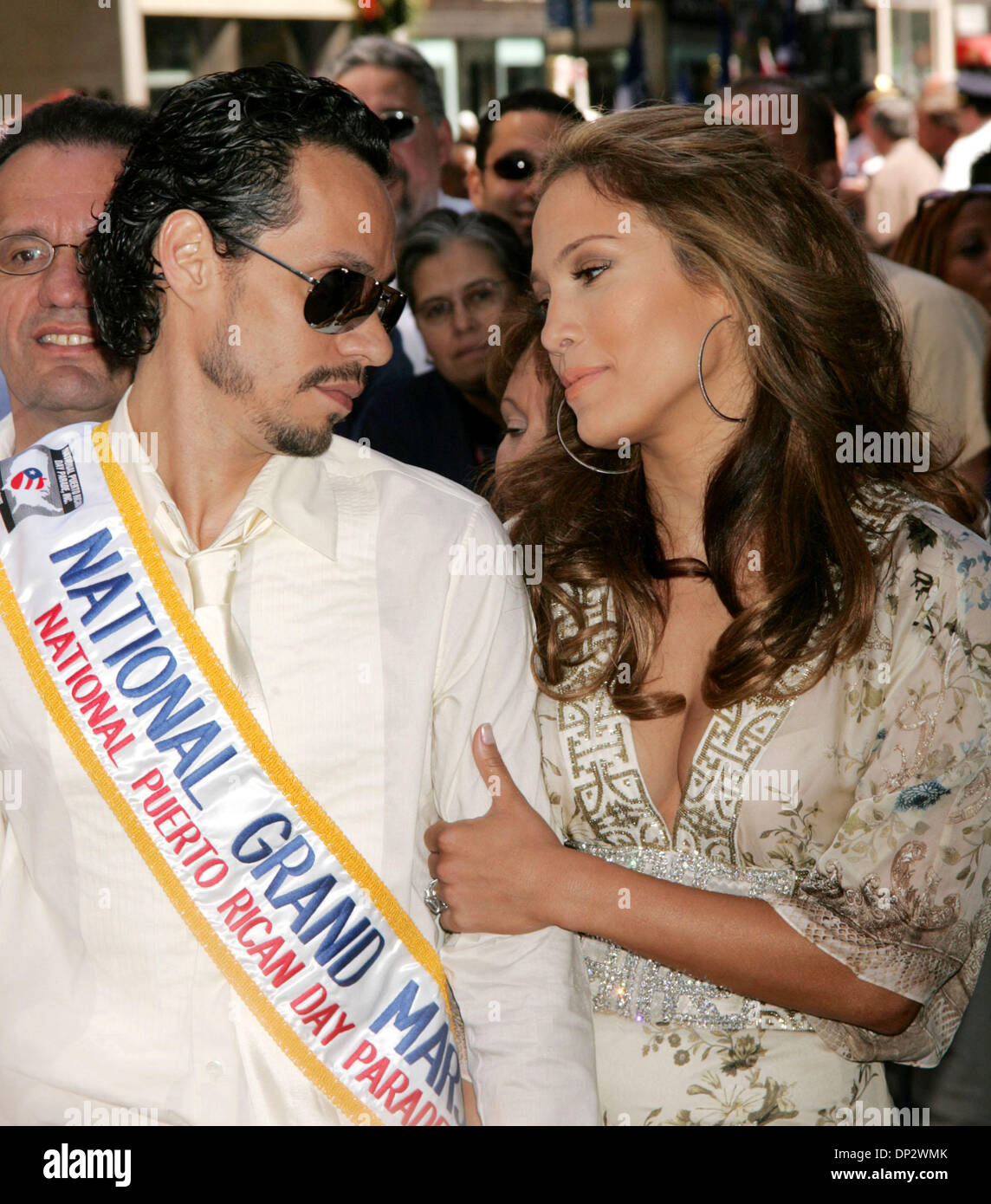 Jun 11 2006 New York Ny Usa Singer And National Grand Marshall Marc Anthony And Singer