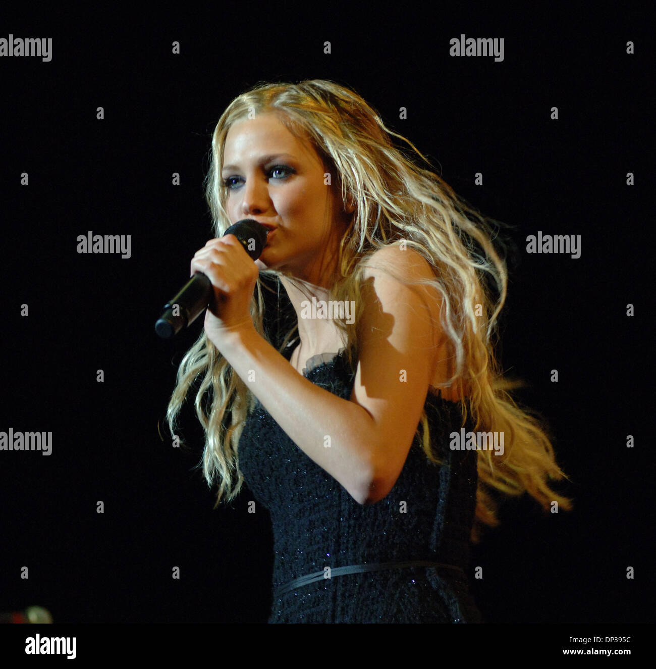 Ashlee simpson 2006 hi-res stock photography and images - Alamy