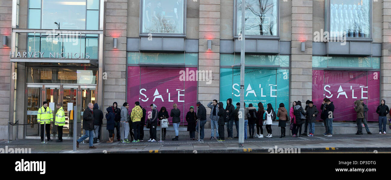 Hundreds of bargain hunters flood into Harvey Nichols in Edinburgh for the Boxing Day Sales. 26/12/13 Stock Photo