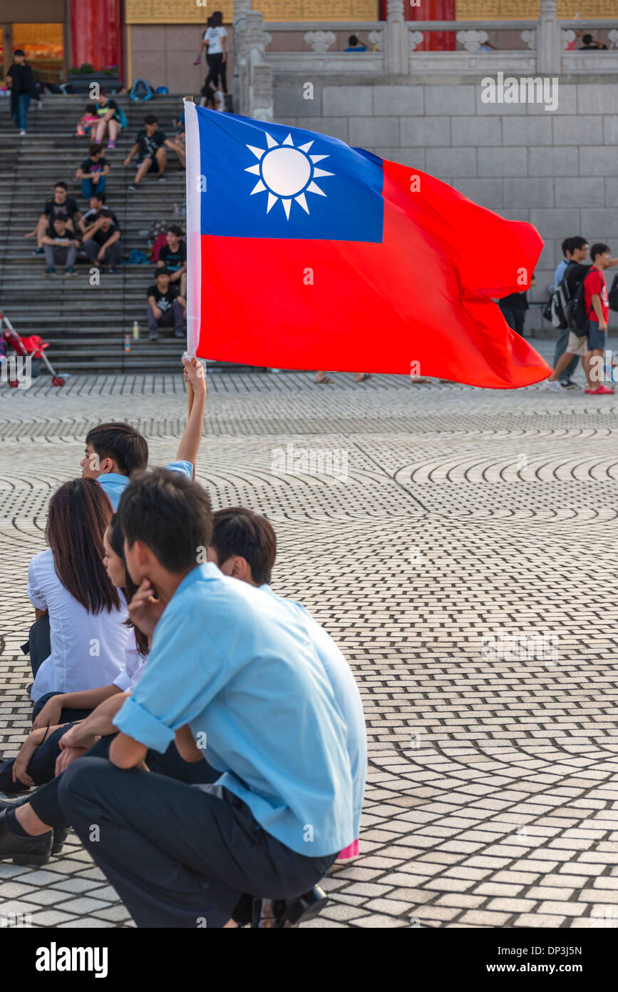 Students with Taiwan Flag, Liberty Square, Taipei, Taiwan Stock Photo