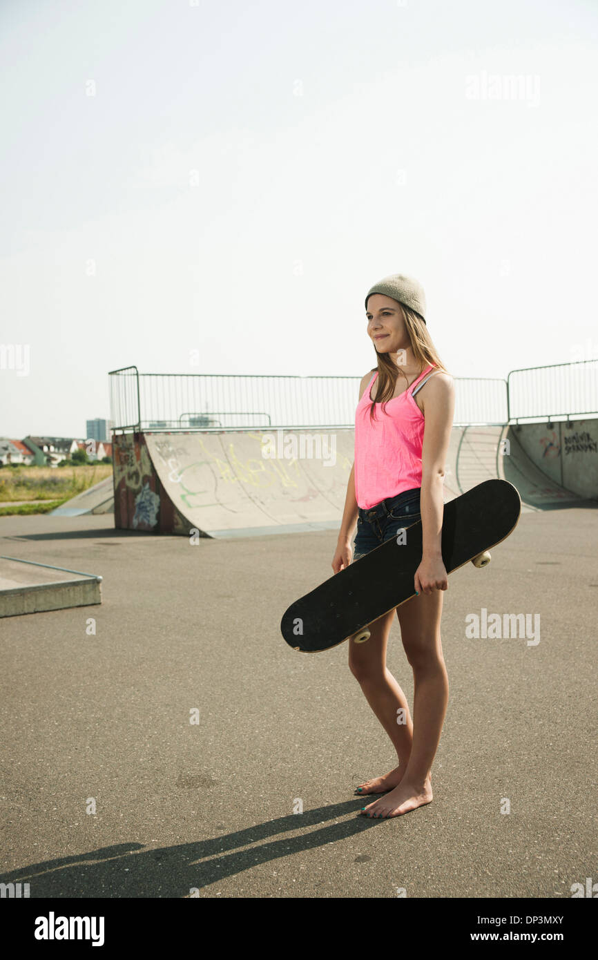 https://c8.alamy.com/comp/DP3MXY/teenage-girl-hanging-out-in-skatepark-feudenheim-mannheim-baden-wurttemberg-DP3MXY.jpg