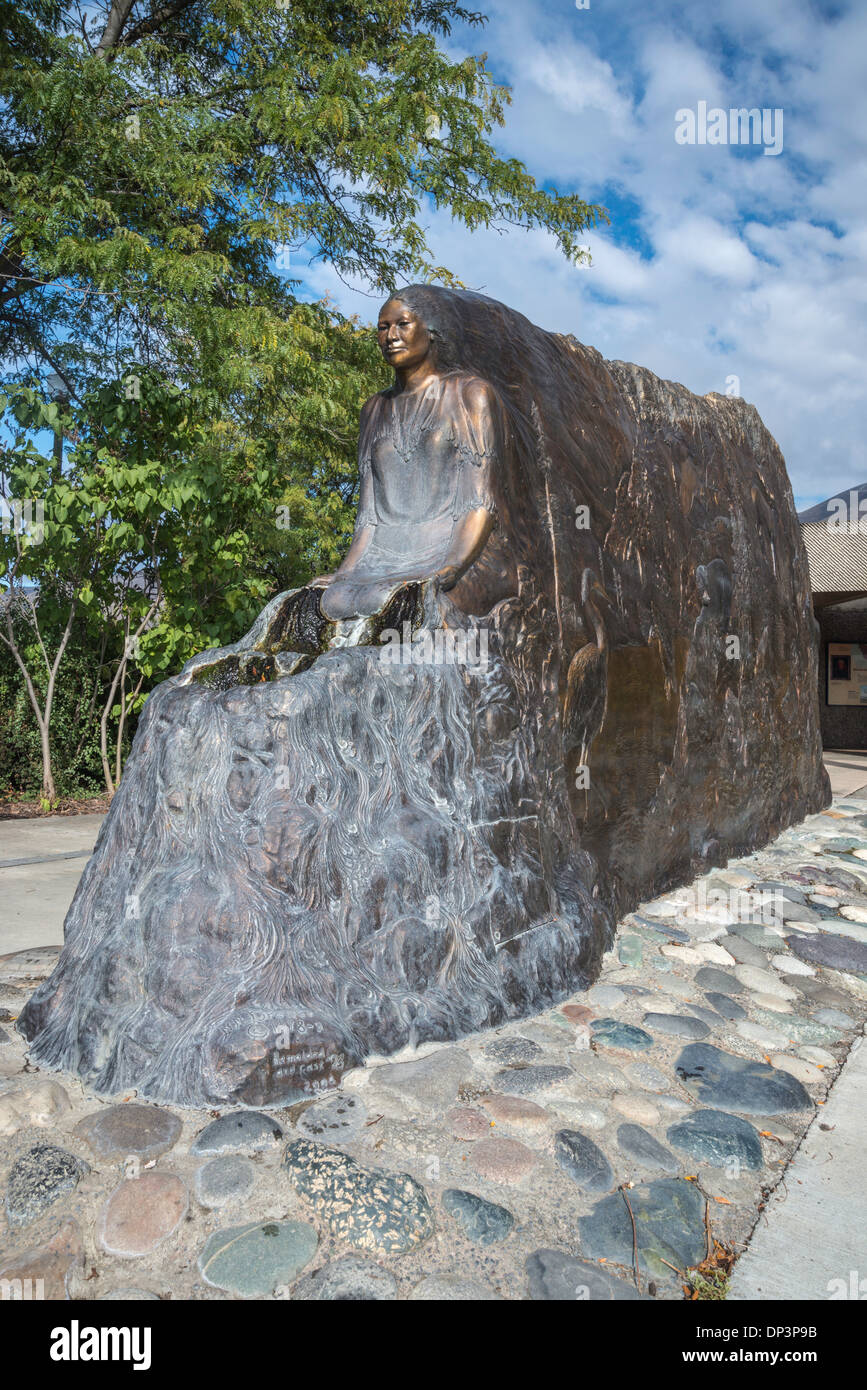 Tsceminicum, sculpture by Nancy Dreher, interpreting Native American mythology, Lewis and Clark Center in Lewiston, Idaho, USA Stock Photo