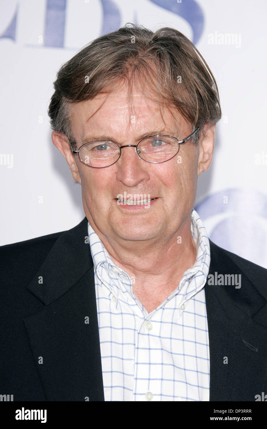 David mccallum actor hi-res stock photography and images - Page 2