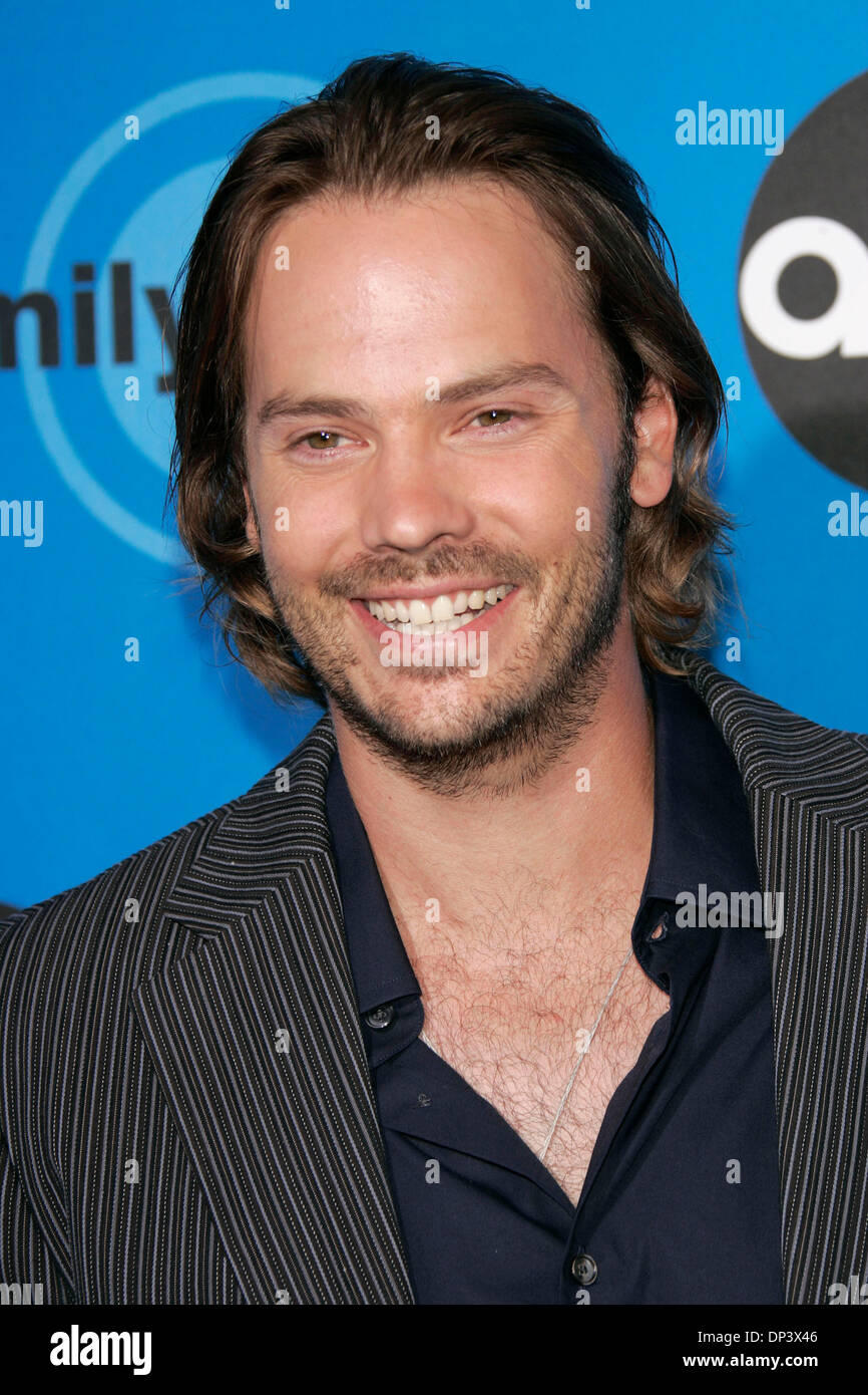 Barry watson headshot hi-res stock photography and images - Alamy