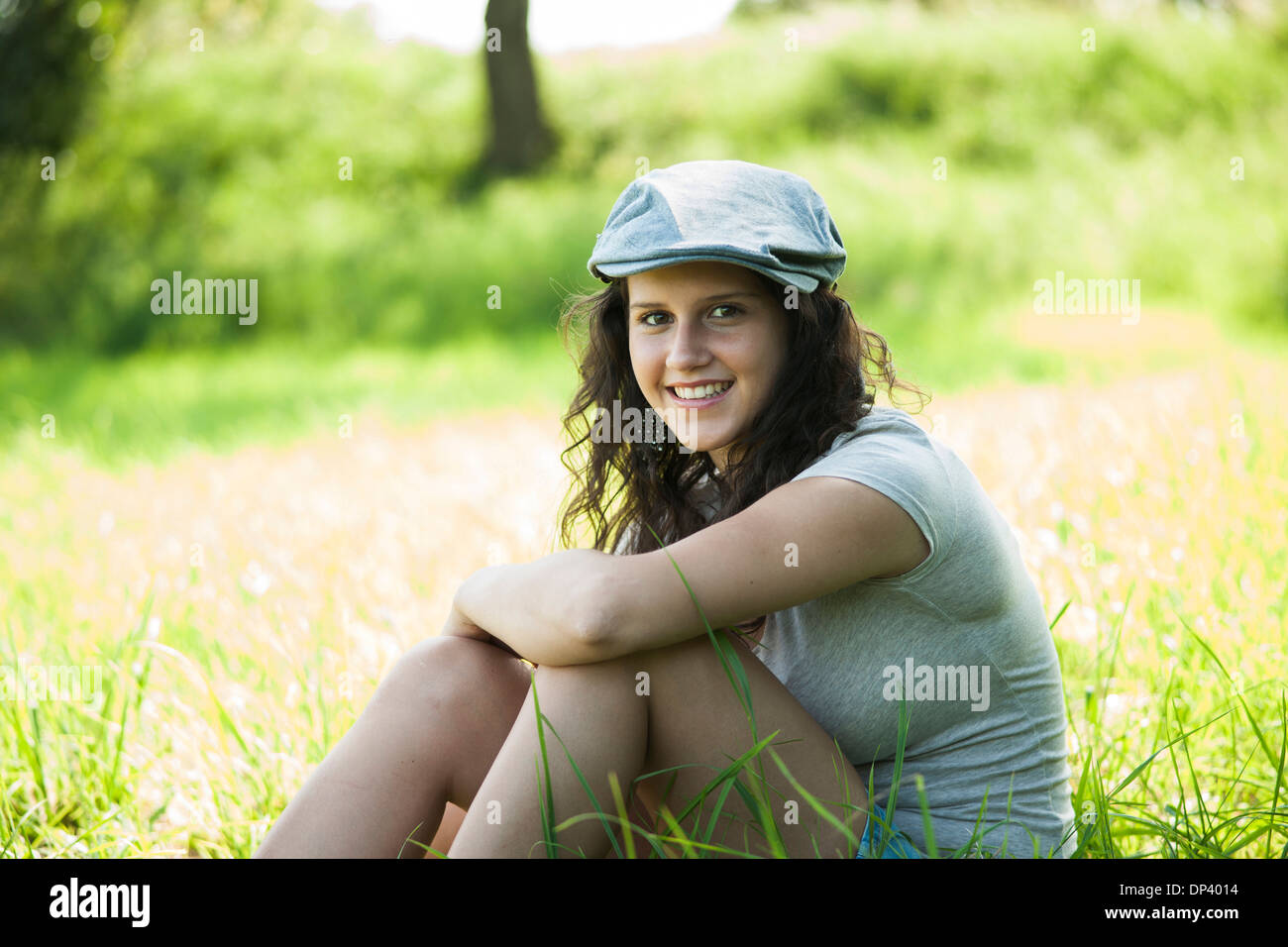 16 year old girl sitting hi-res stock photography and images - Alamy