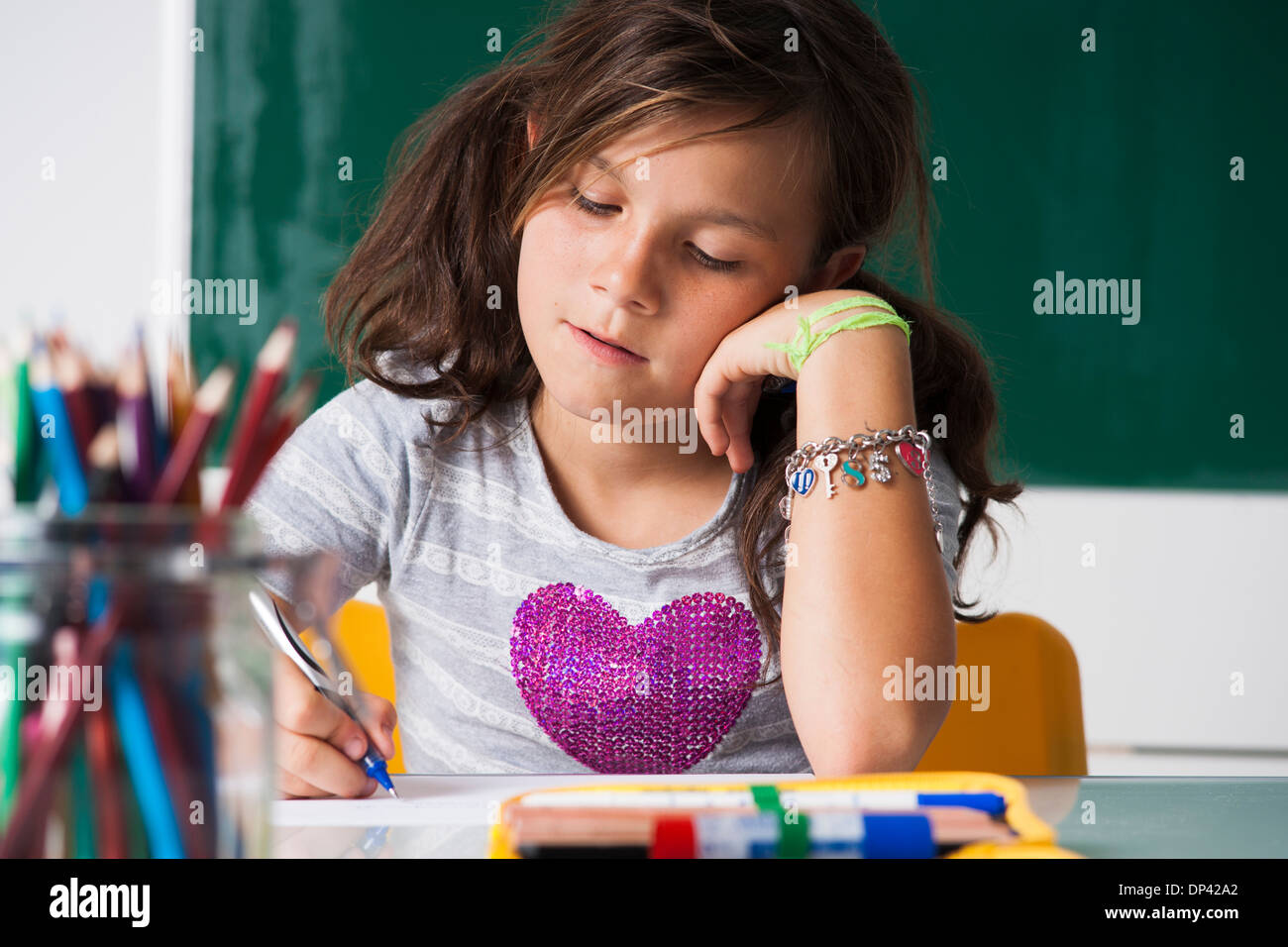 10 year old girl sitting hi-res stock photography and images - Alamy