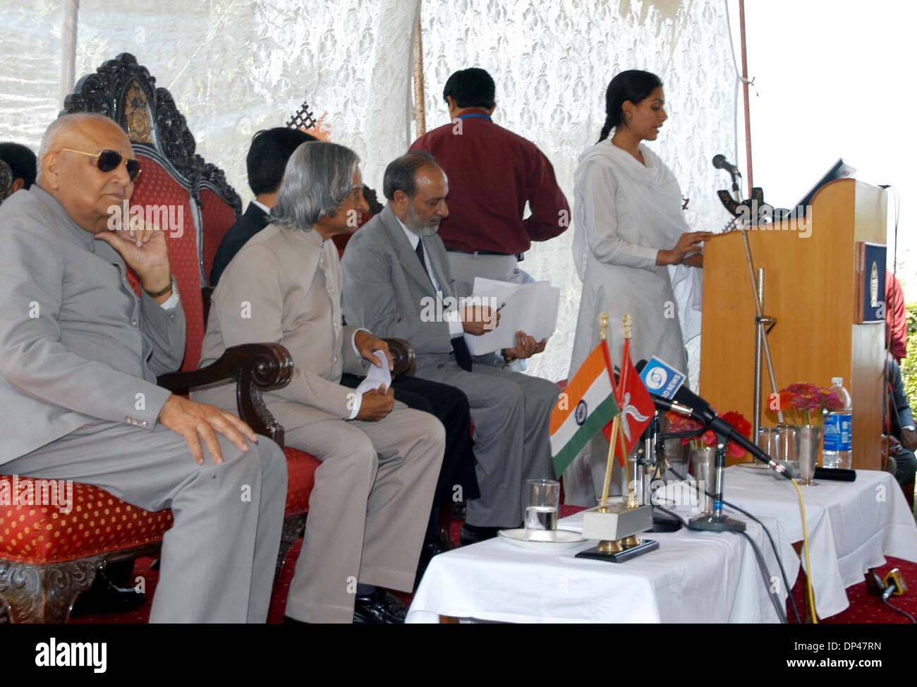 Jul 29, 2006; Srinagar, Kashmir, INDIA; Indian President A.P.J. ABDUL KALAM (front C) is flanked by Governor of JAMMU KASHMIR SK sahie (L) as he meets with school children in Srinagar, the summer capital of Indian Kashmir, Saturday, 29 July, 2006. A strike called by various separatist groups to protest the visit by the Indian President brought life to a standstill in Srinagar for a Stock Photo