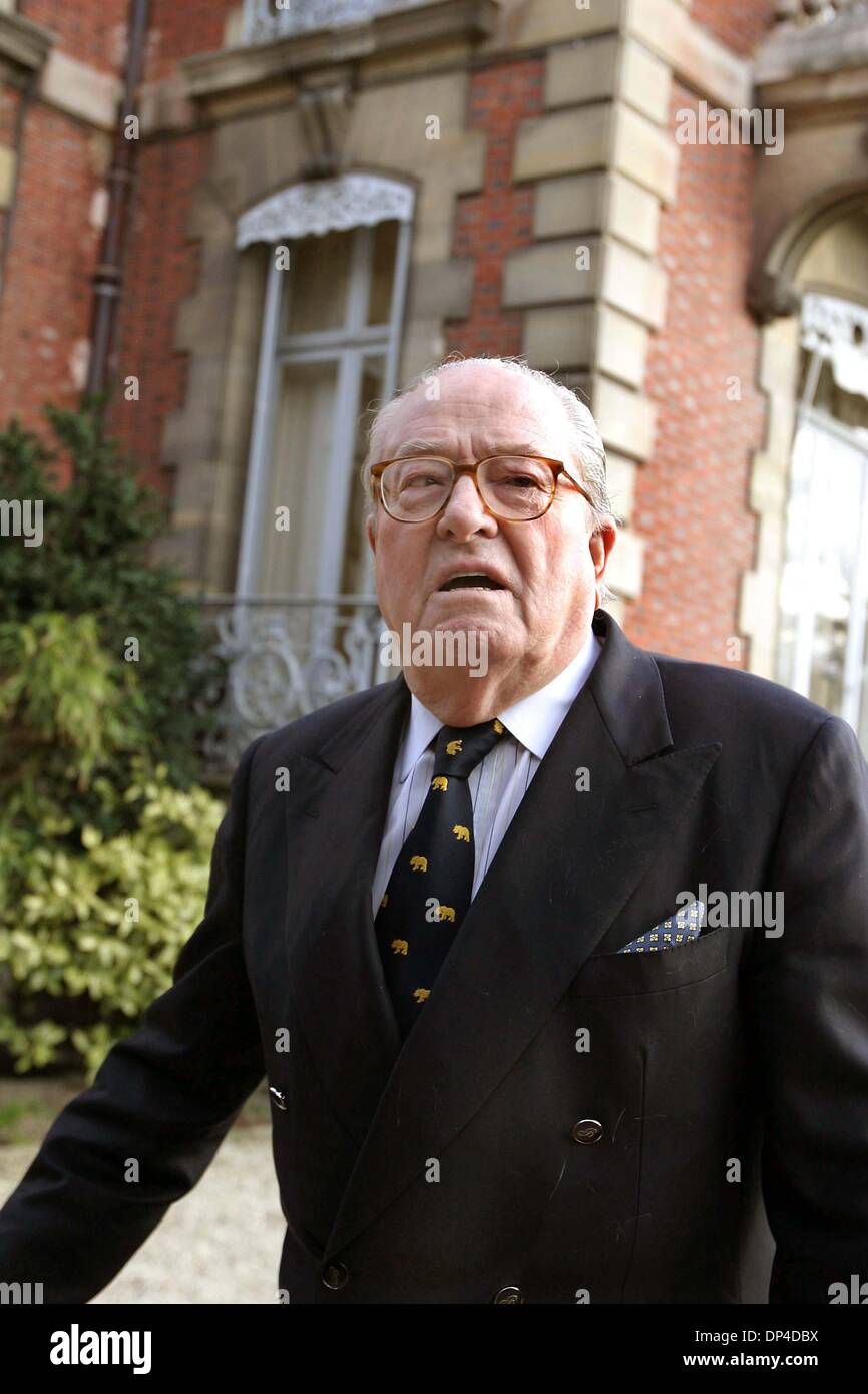 Feb. 9, 2006 - Jean Marie le Pen - Front National - Chez lui dans sa rÃ©sidence de Montretout Ã  Saint Cloud - FÃ©vrier 2006 - Max Angelo / PixPlanete.K59592.Jean Marie le Pen , JEAN MARIE LE PEN FRENCH PRESIDENTIAL CANDIDATE . PIXPLANETE-  PHOTOS(Credit Image: © Globe Photos/ZUMAPRESS.com) Stock Photo