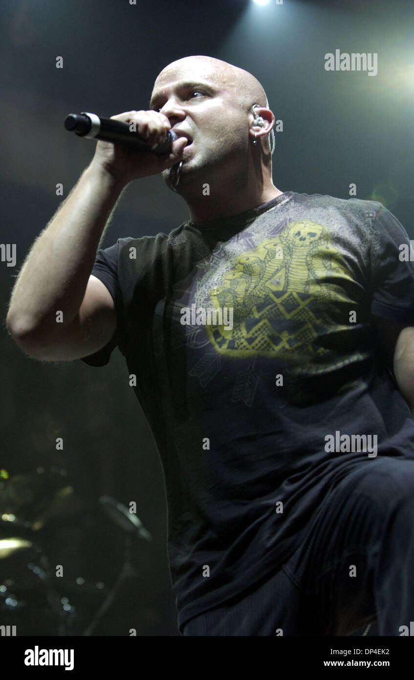 Aug 09, 2006; Raleigh, NC, USA; Singer DAVID DRAIMAN of the band ...
