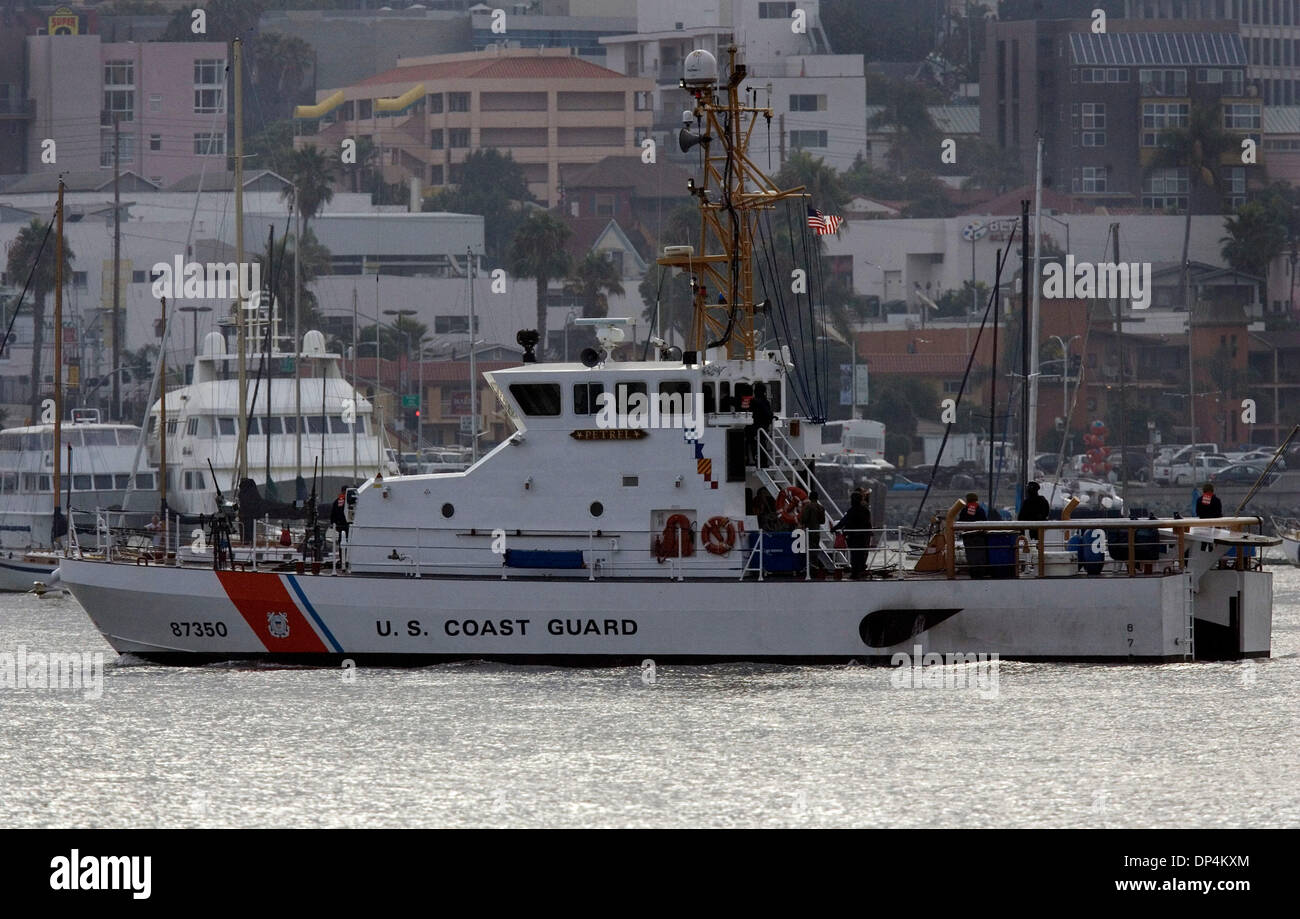 Aug 17, 2006; San Diego, CA, USA; DEA & US Coast Guard move Javier Arellano Felix and those captured with him aboard the 87-foot cutter Petrel toward the dock at the Coast Guard station on Harbor Drive. Also known as  'El Tigrillo,' or 'little tiger,' Arellano, 37, is one of seven leaders in the Arellano Felix organization named in a U.S. indictment unsealed in San Diego in 2003.   Stock Photo