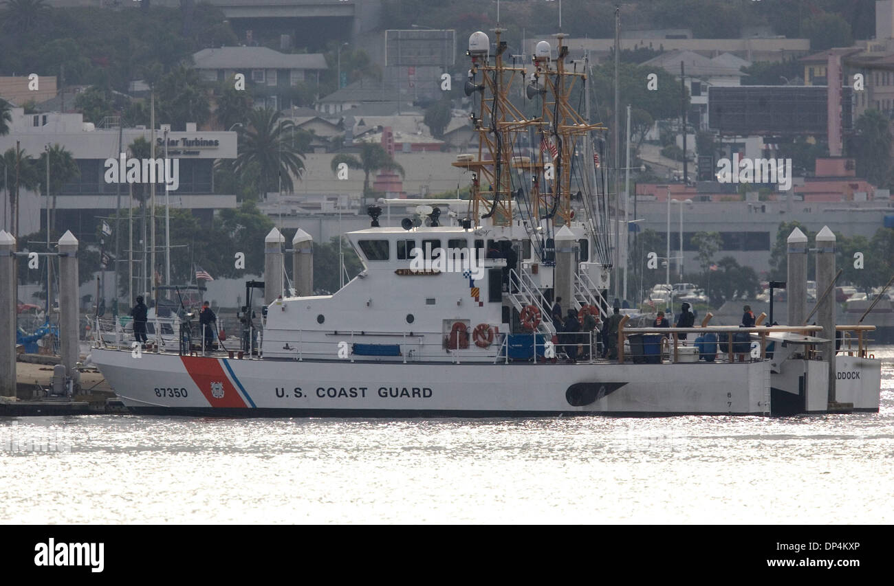 Aug 17, 2006; San Diego, CA, USA; DEA & US Coast Guard move Javier Arellano Felix and those captured with him aboard the 87-foot cutter Petrel toward the dock at the Coast Guard station on Harbor Drive. Also known as  'El Tigrillo,' or 'little tiger,' Arellano, 37, is one of seven leaders in the Arellano Felix organization named in a U.S. indictment unsealed in San Diego in 2003.   Stock Photo