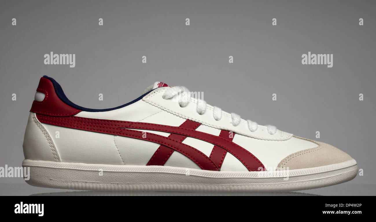 Bangkok, Thailand - March 4, 2023 : New White Shoe from Onitsuka Tiger  Model MEXICO 66 SD. Casual Sneakers Editorial Photo - Image of leather,  golden: 271010711