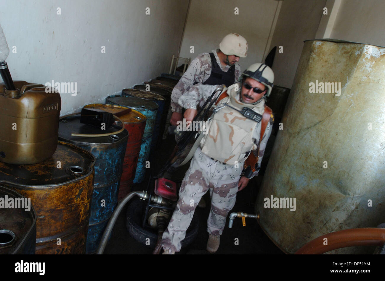Drums iraqi hires stock photography and images Alamy