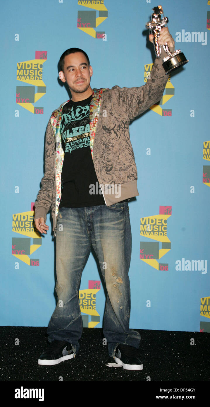 Aug 31, 2006; New York, NY, USA; Singer MIKE SHINODA poses