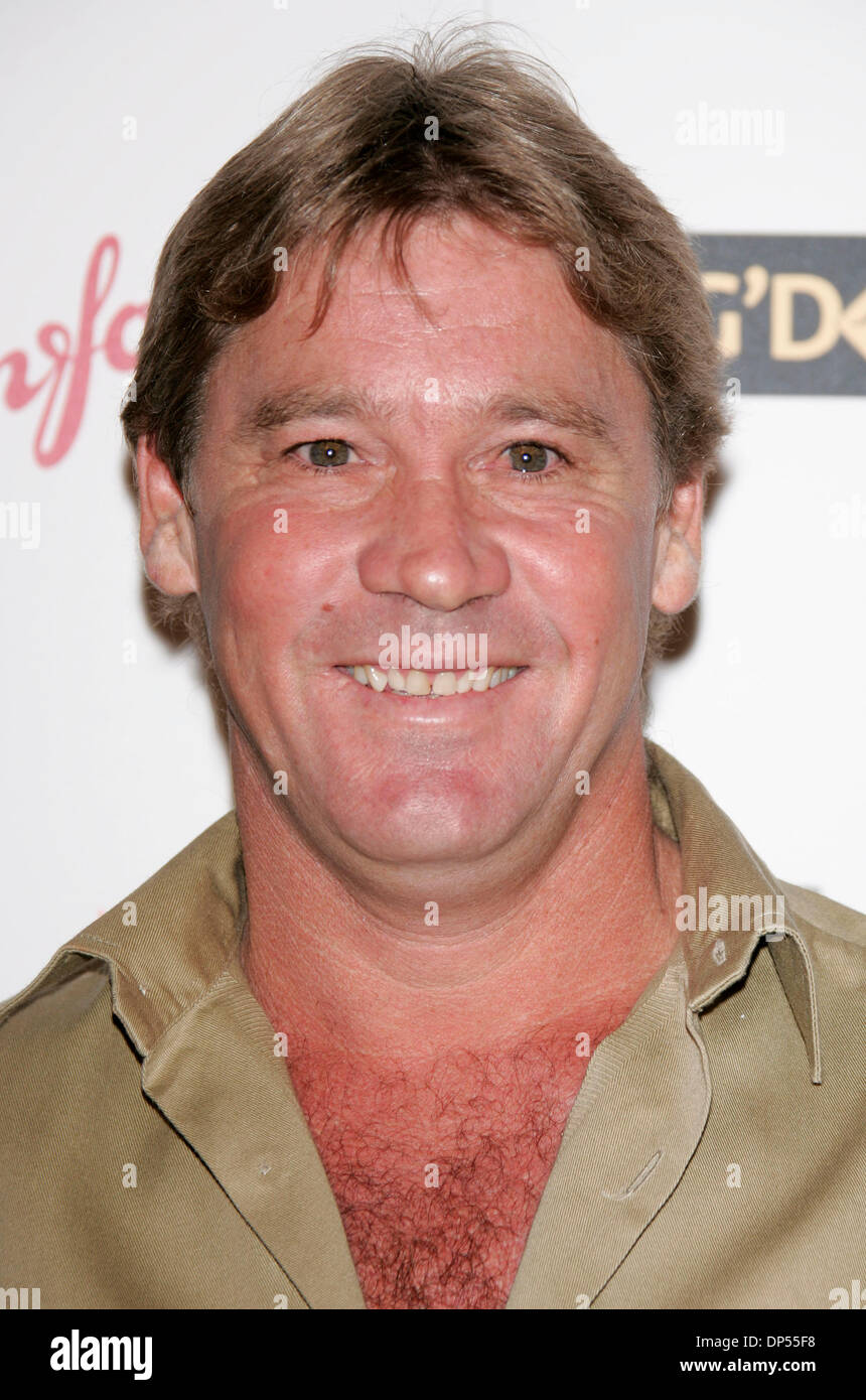 Jan 14, 2006; Hollywood, California, USA; STEVE IRWIN, the Australian TV presenter known as the 'Crocodile Hunter,' has died today, 9/4/06 after being stung in a marine accident off Australia's north coast. Australian media reports say Irwin was diving in waters off Port Douglas, north of Cairns, when the incident happened on Monday morning. Irwin, 44 was killed by a stingray barb  Stock Photo