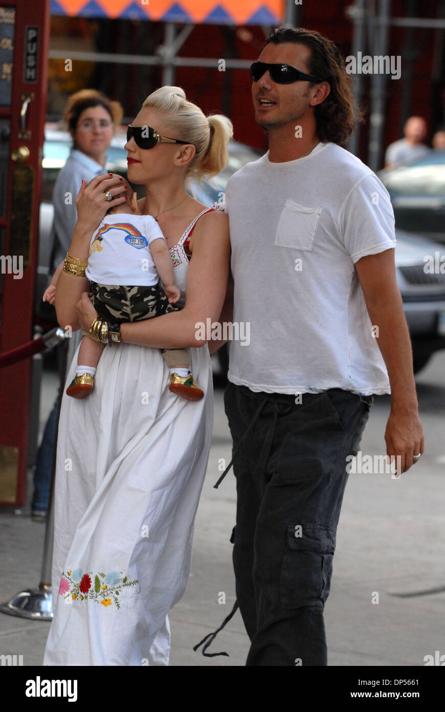 Gavin rossdale and kingston james mcgregor rossdale hires stock