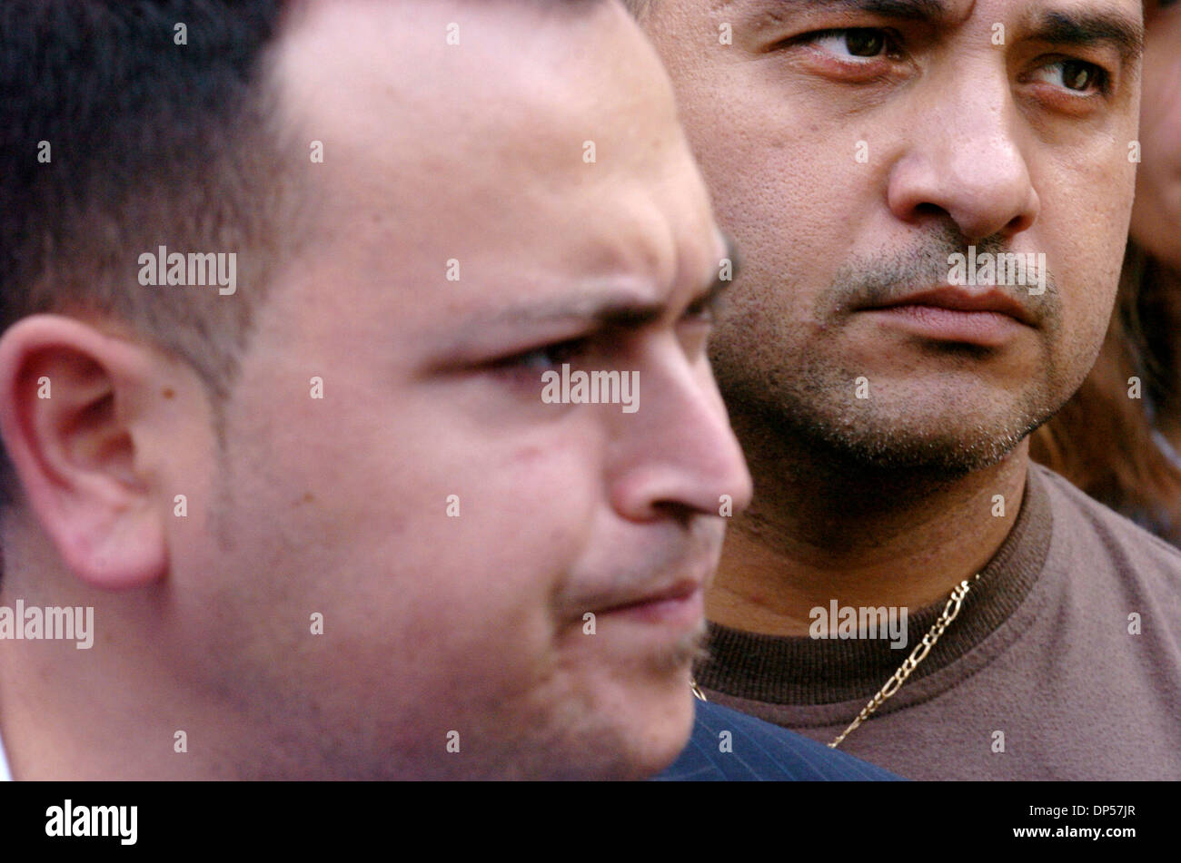 Sep 06, 2006; Manhattan, NY, USA; Former U.S. Army soldiers JERRY OJEDA (L) and AUGUSTIN MATOS (R) speak to the media. Former members of the U.S. Army that served in Iraq attend a hearing in Manhattan Federal Court on the validity of a lawsuit they filed in 2005 against the U.S. Government for compensation for their illnesses and medical expenses for 'Gulf War Syndrome' symptoms th Stock Photo