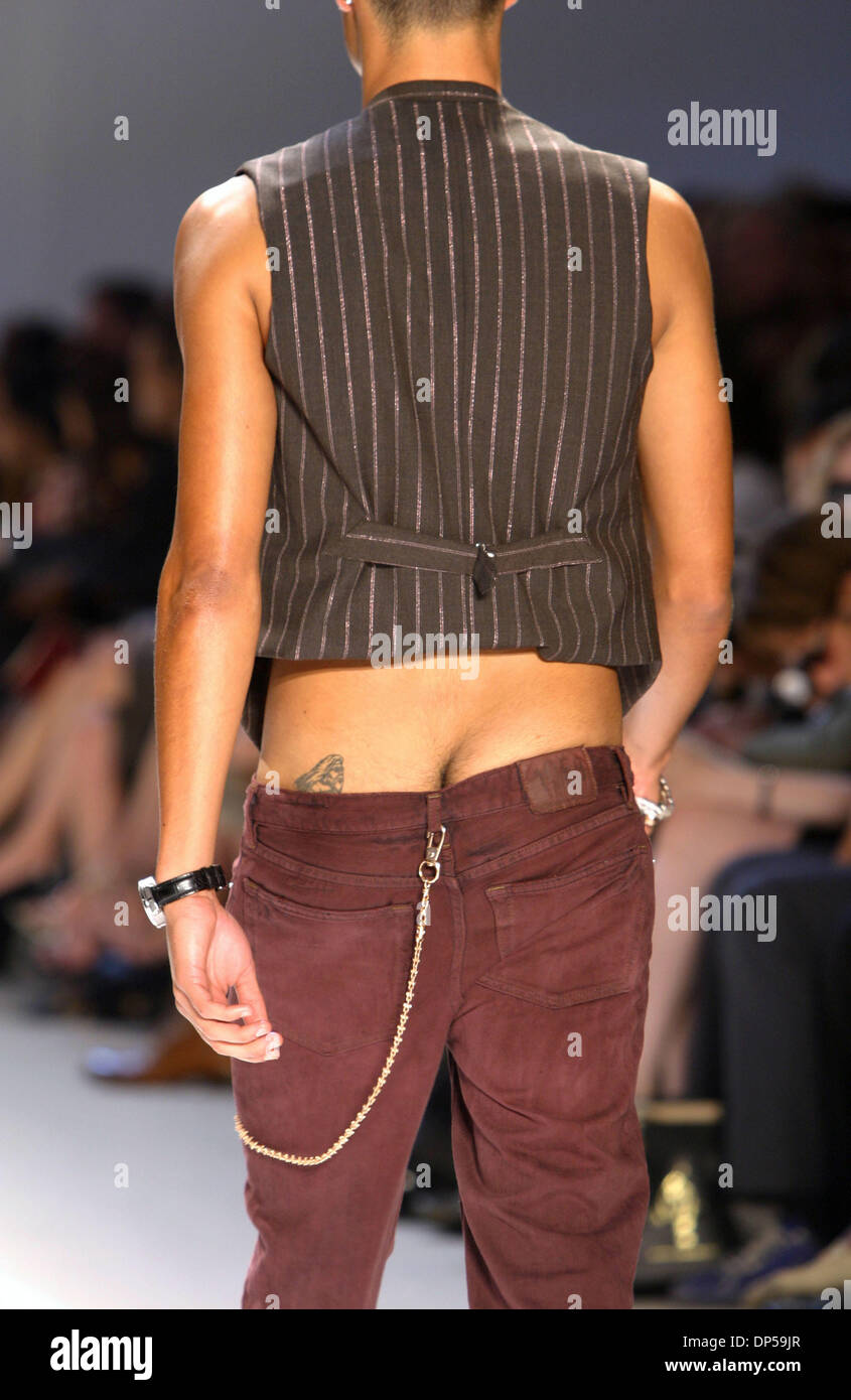 Sep 08, 2006; New York, NY, USA; MOS DEF performs at The Chris Aire Spring  2007 Fashion Show in NYC. Mandatory Credit: Photo by Jodi Jones/ZUMA Press.  (©) Copyright 2006 by Jodi