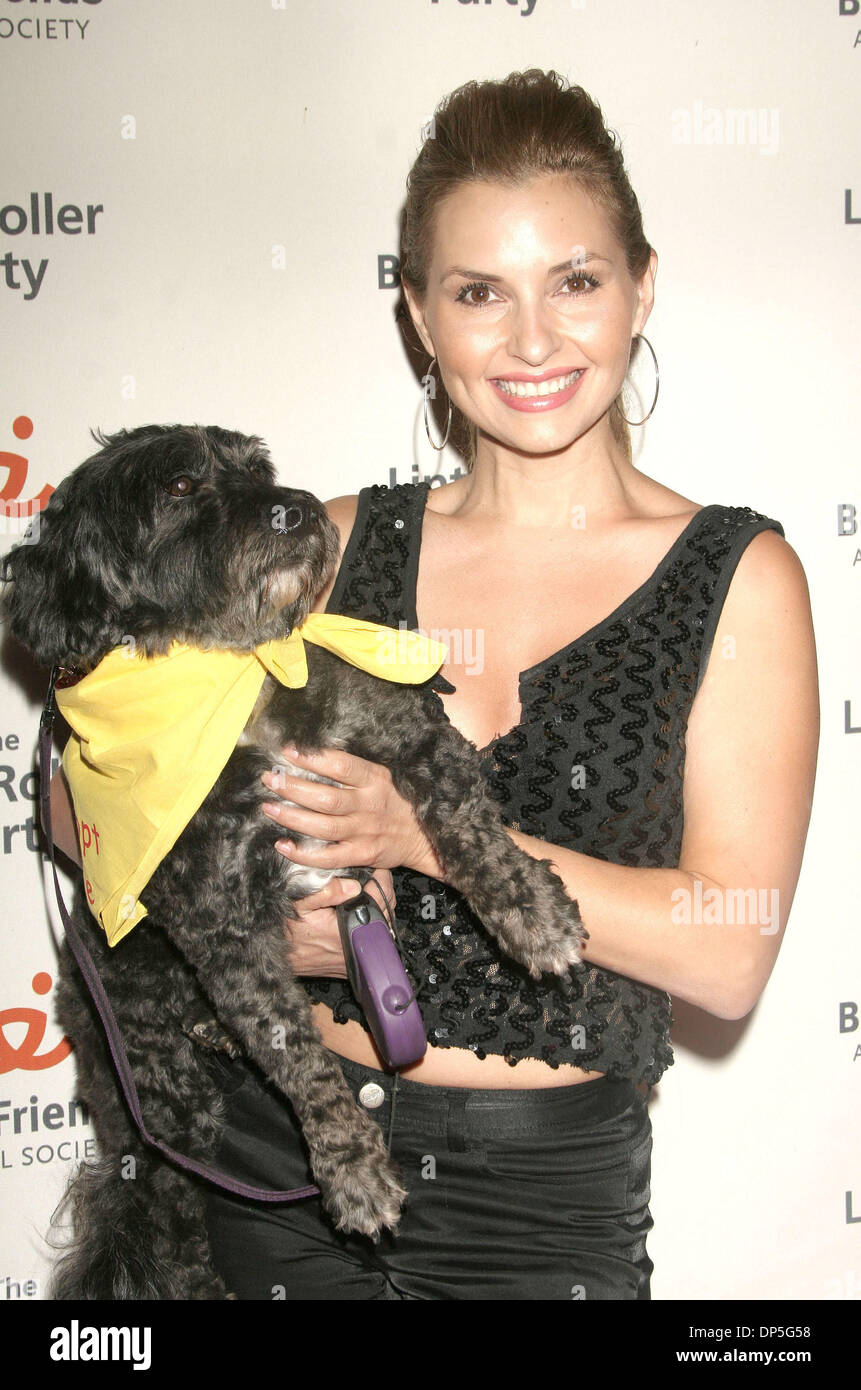 Sep 14, 2006; Los Angeles, CA, USA;  Singer SHANI RIGSBEE  at the The Lint Roller Party (Best Friends Anumal Society's annual fundraiser benefitting homeless pets in Los Angeles) held at Smashbox Studios in Culver City. Mandatory Credit: Photo by Paul Fenton/ZUMA KPA.. (©) Copyright 2006 by Paul Fenton Stock Photo