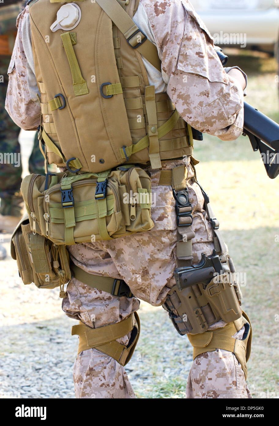 Military Rearguard Army soldier holding rifle standing hi-res stock photography and images ...