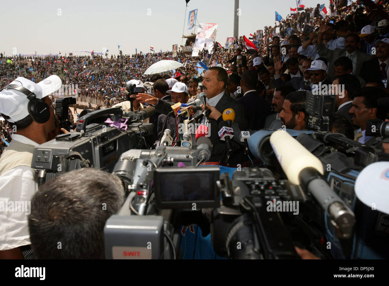 Sep 16, 2006; Dhamar, YEMEN; President Ali Abdullah Saleh addresses the crowd at an election rally for him in Dhamar, Yemen,  in preparation for election day about a week from today. Close to 100,000 gathered for the rally. His closest political rival, Faisal Othman Bin Shamlan, is predicted to take roughly 25% to 30% of the votes according to polling spokesmen.  Mandatory Credit:  Stock Photo