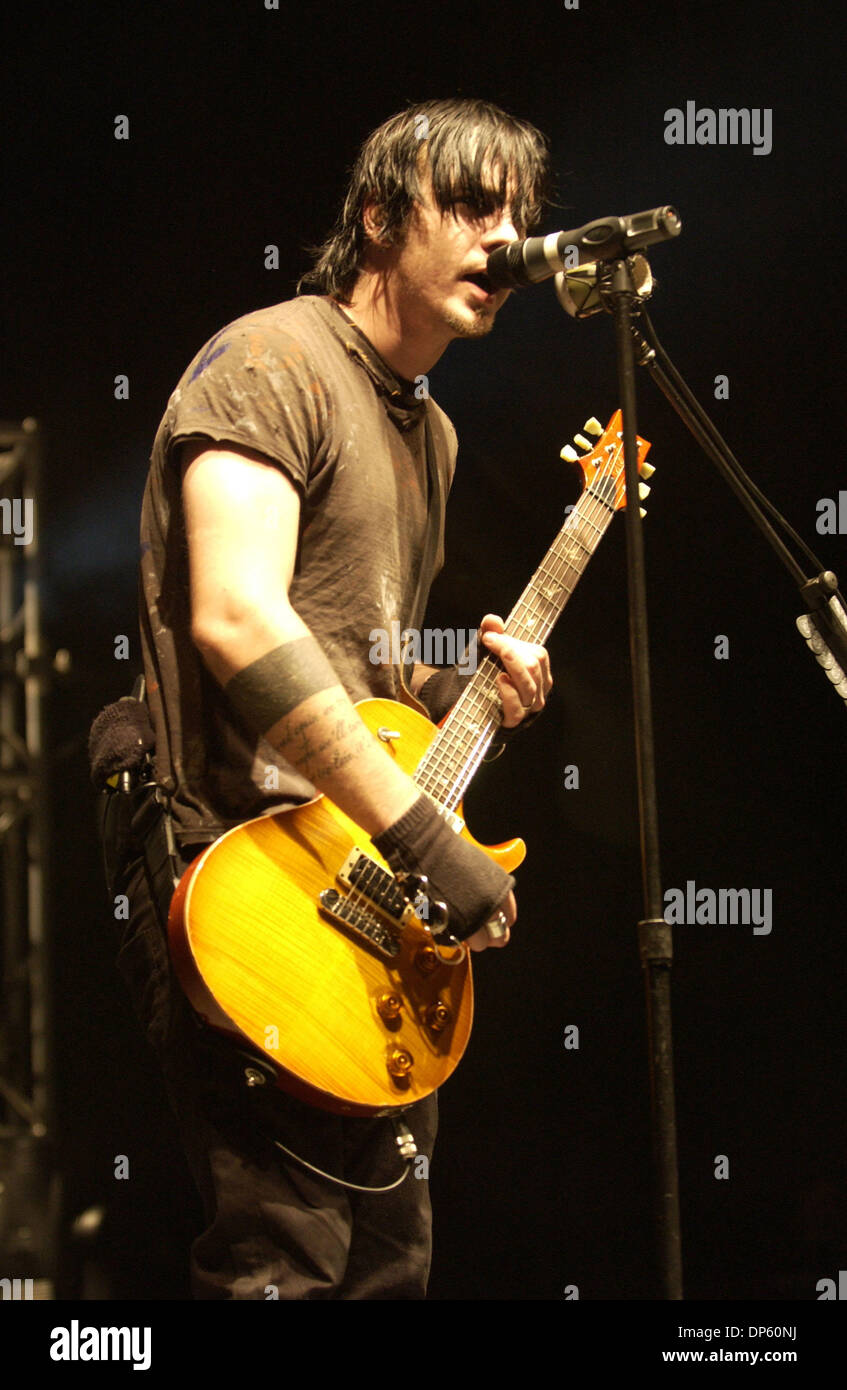 Three days grace 2006 hi-res stock photography and images - Alamy