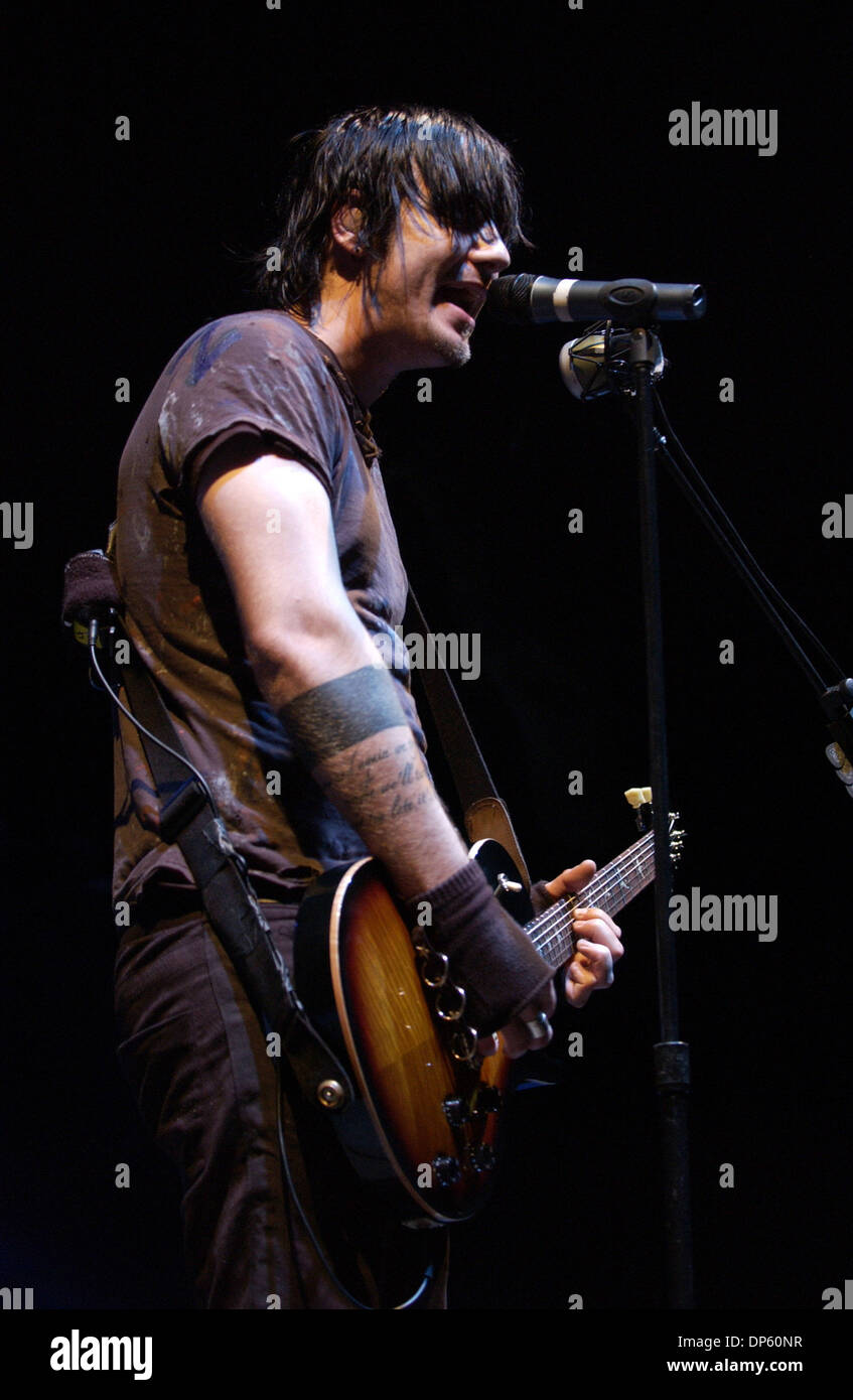 Oct 01, 2006; Raleigh, NC, USA; Musicians THREE DAYS GRACE performs ...