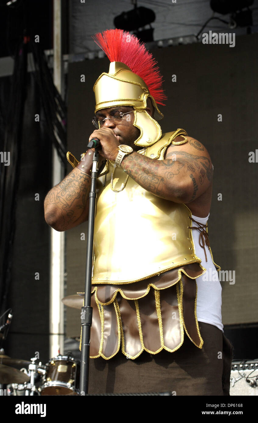 Singer with gnarls barkley hi-res stock photography and images - Alamy