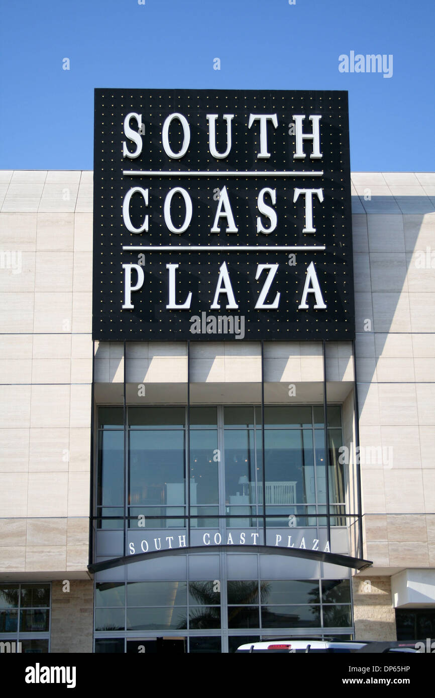 COSTA MESA, CA – OCTOBER 01: South Coast Plaza Mall in Costa Mesa,  California on October 01, 1996 Stock Photo - Alamy