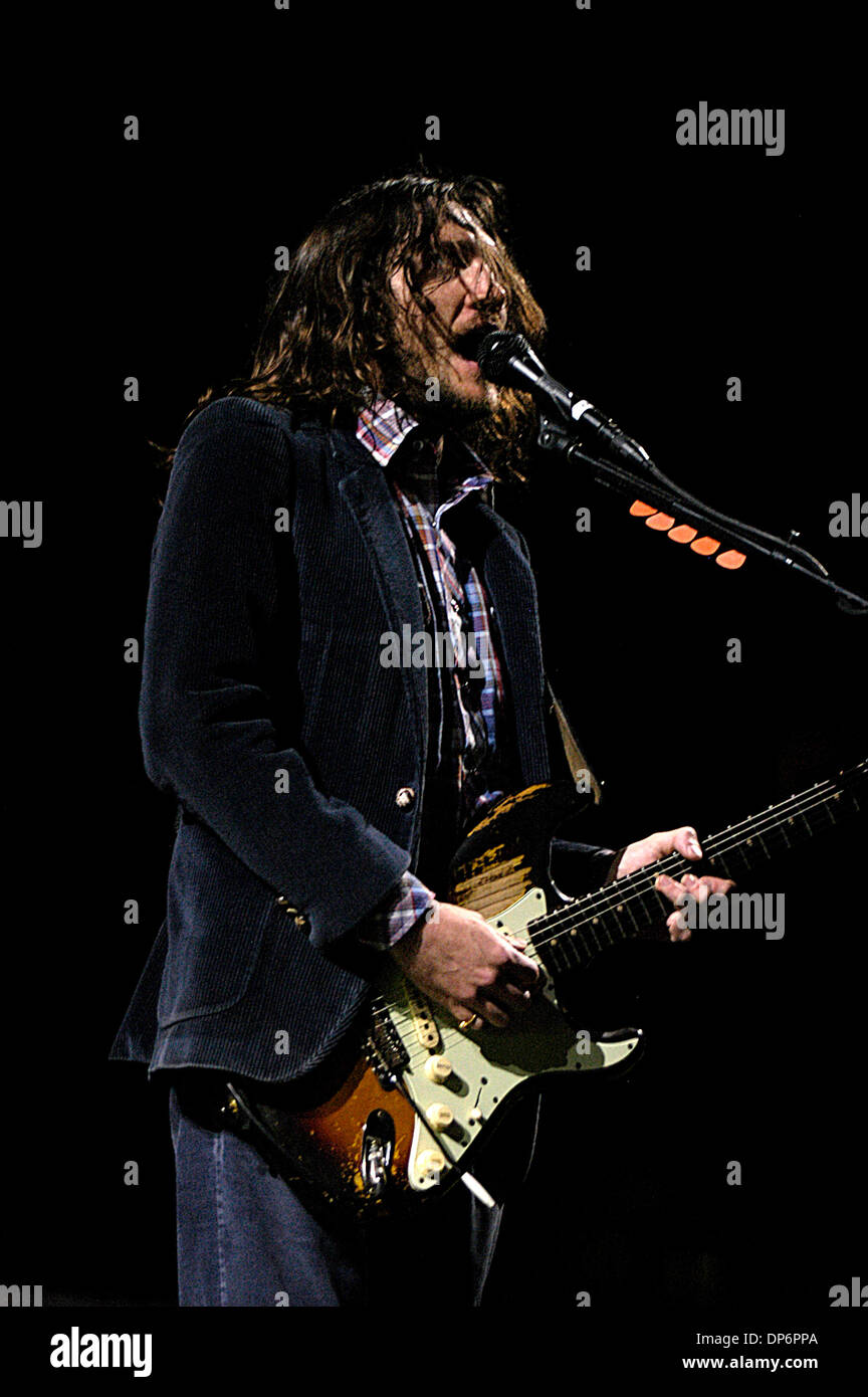 Oct 23, 2006; Philadelphia, PA, USA; Guitarist JOHN FRUSCIANTE of the Red Hot Chili Peppers performs during a show at the Wachovia Center. Mandatory Credit: Photo by Brooks Smothers/ZUMA Press. (©) Copyright 2006 by Brooks Smothers Stock Photo