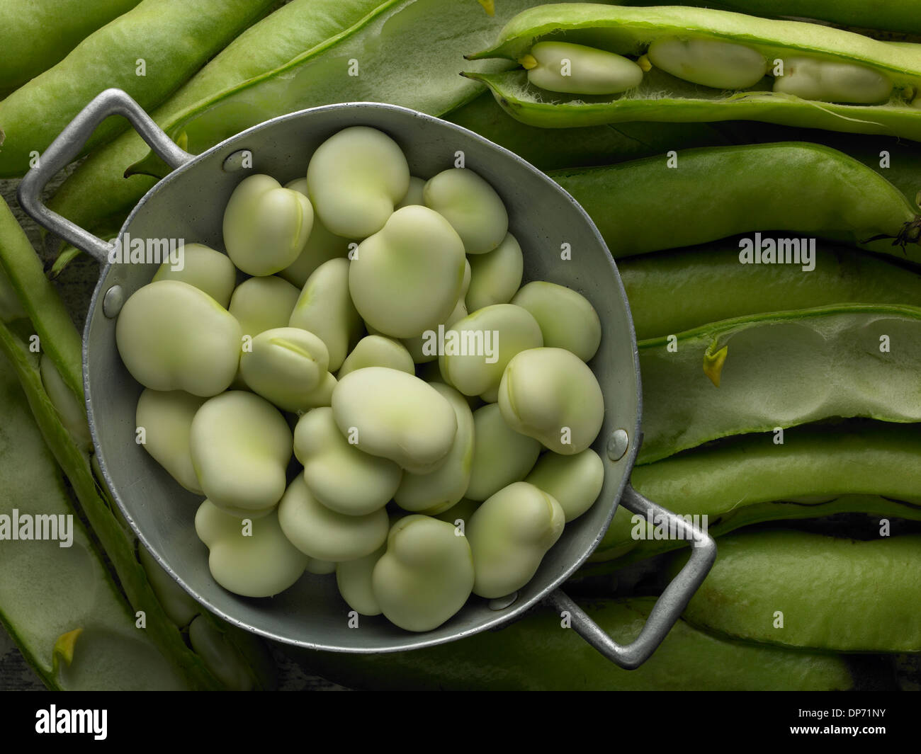 Bean pod hi-res stock photography and images - Alamy