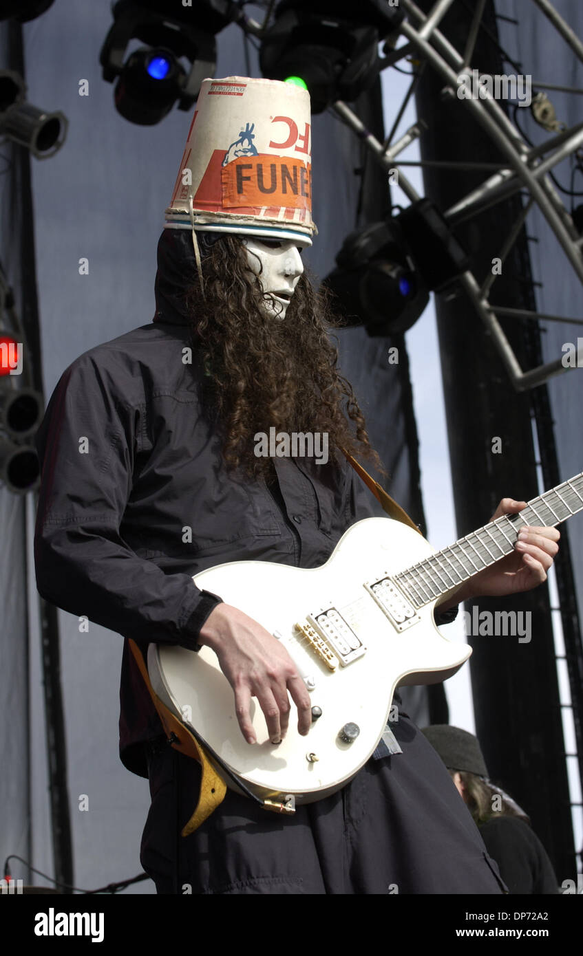 Oct 28, 2006; Las Vegas, NV, USA; Guitarist BUCKETHEAD of the band PRAXIS performs live at the