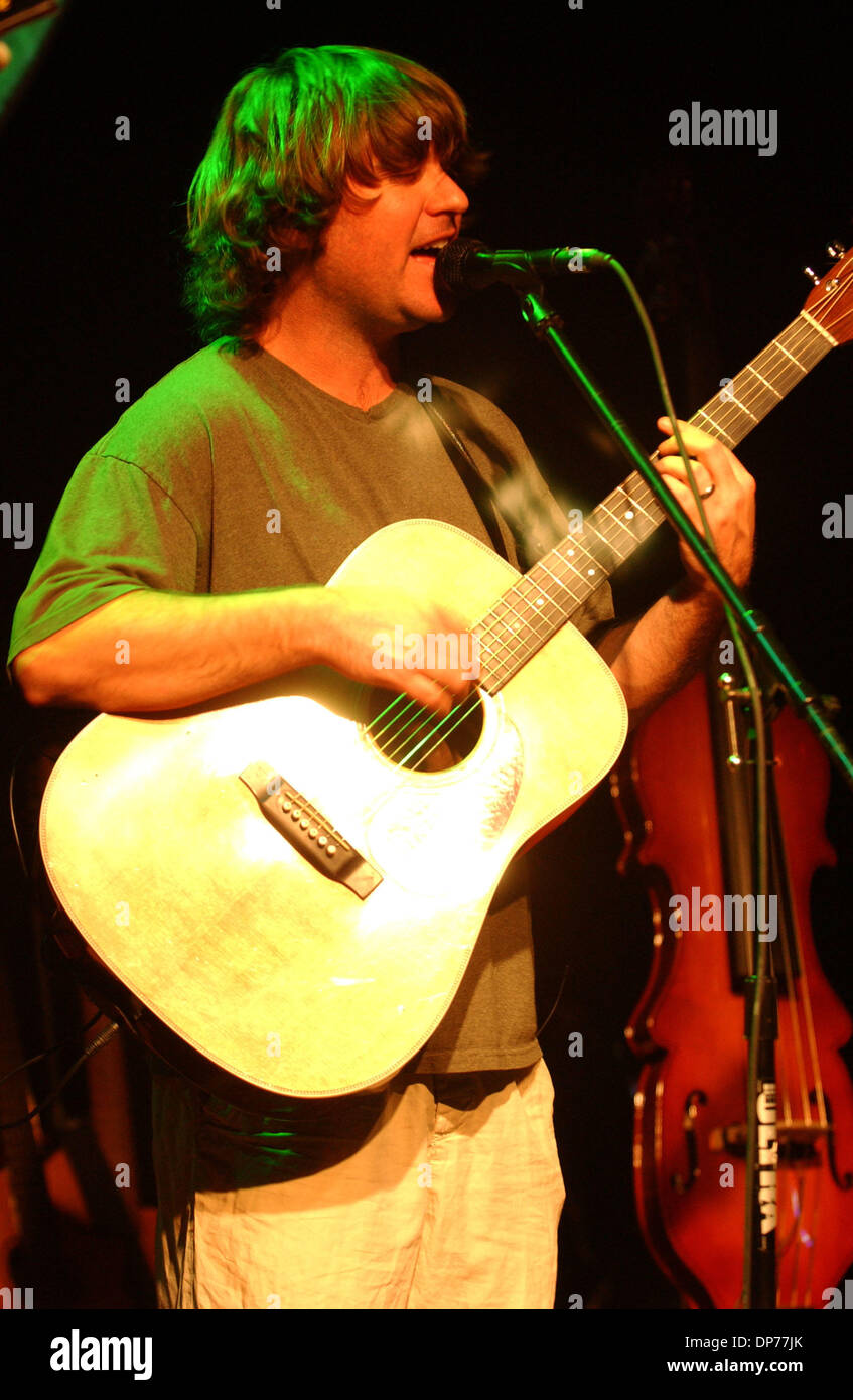 Nov 06, 2006; Wilmington, NC, USA; One man jam band from Fredericksburg, KELLER WILLIAMS performs live as his 2006 tour makes a stop at Front Street Music Hall. Mandatory Credit: Photo by Jason Moore/ZUMA Press. (©) Copyright 2006 by Jason Moore Stock Photo