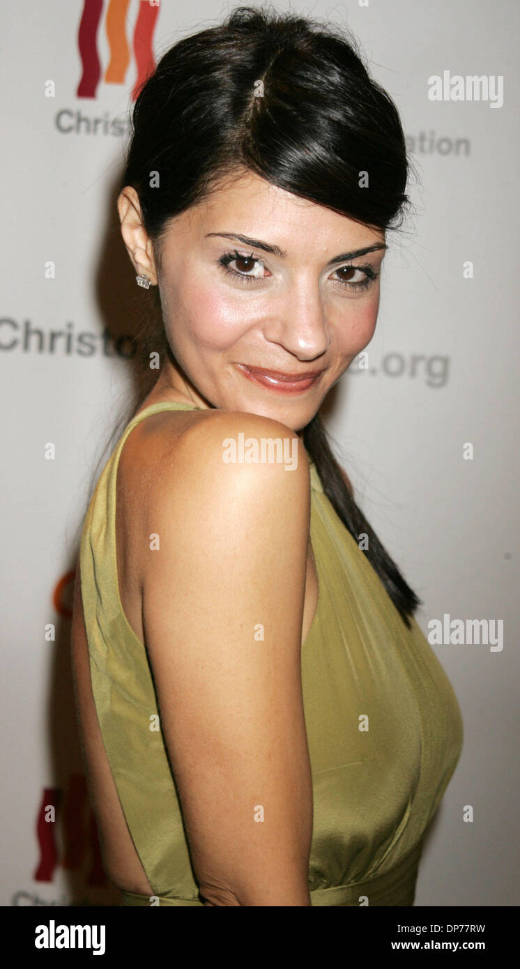 Callie thorne hi-res stock photography and images - Page 3 - Alamy