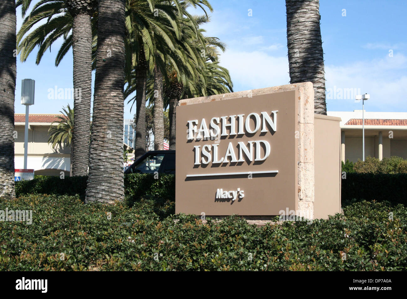 Fashion Island - Shopping, Dining and Entertainment