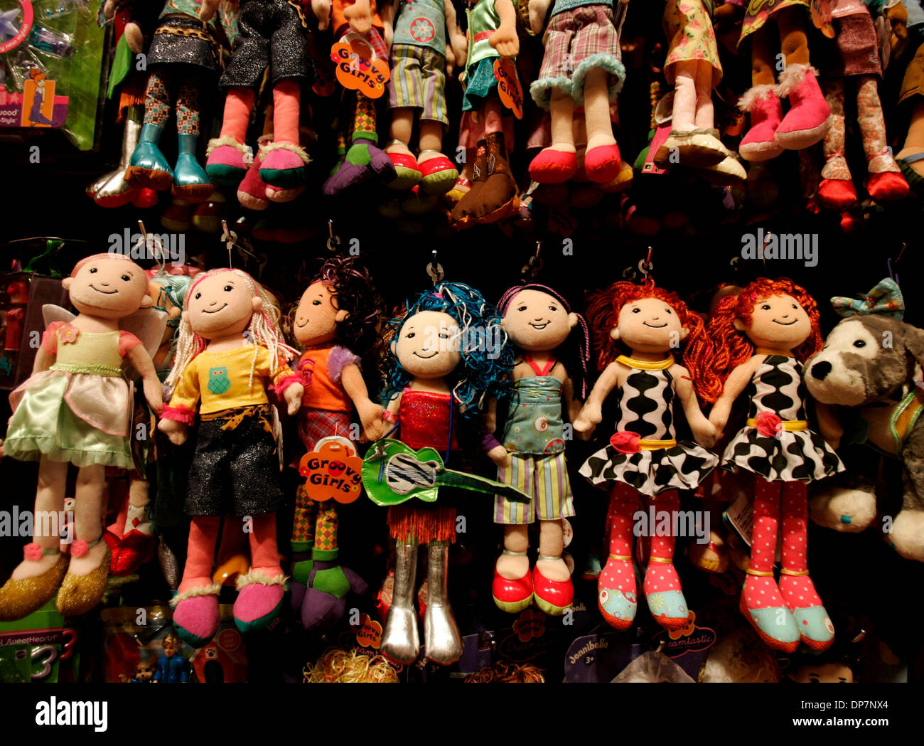 Nov 20, 2006; San Diego, CA, USA; Groovy Girls dolls at Geppetto's in  Fashion Valley. Mandatory Credit: Photo by Laura Embry/SDU-T/ZUMA Press.  (©) Copyright 2006 by SDU-T Stock Photo - Alamy