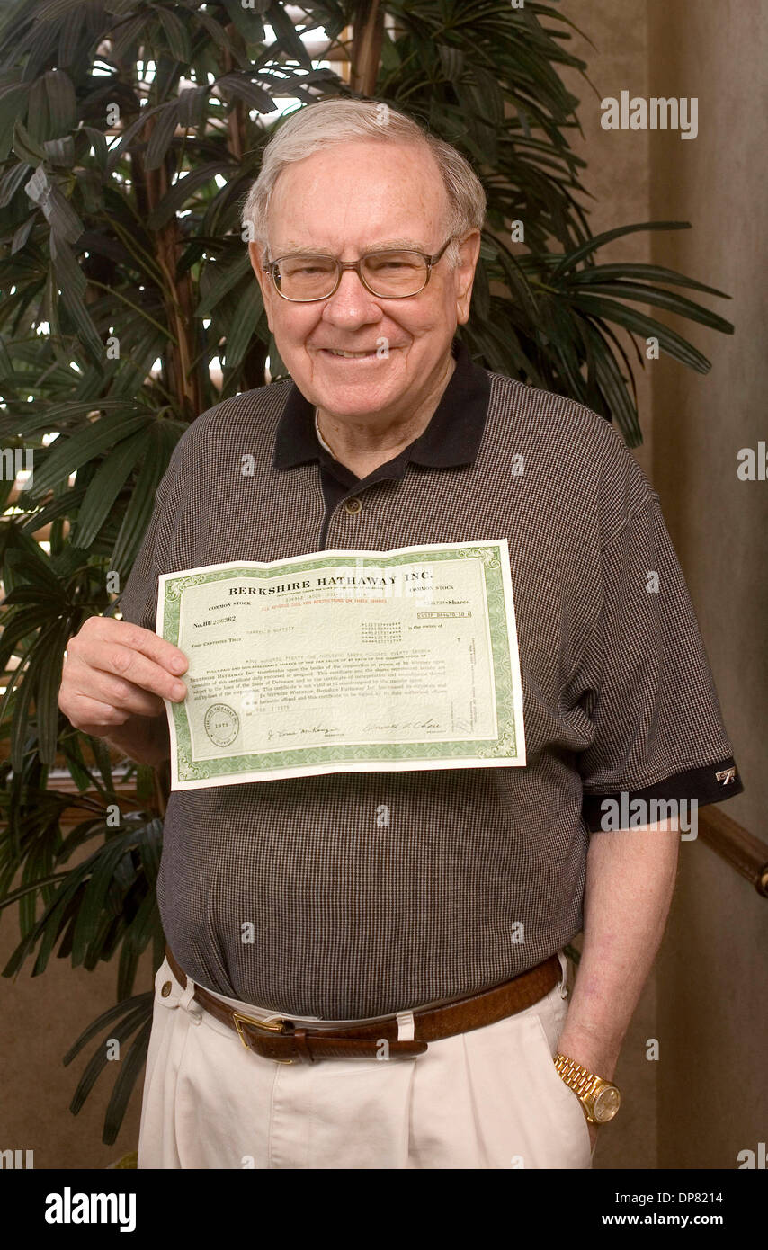 Jul 05 2006 Omaha NE USA WARREN BUFFETT in the offices of Jul 05 2006 Omaha NE USA WARREN BUFFETT in the offices of