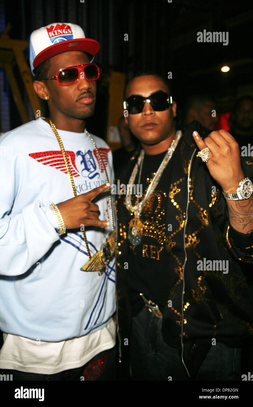 Sep 23, 2006 - New York, NY, USA - DON OMAR and FABOLOUS (in hat) backstage at Boost Mobile Rockcorps Give to Get concert for volunteers at Radio City Music Hall. Stock Photo