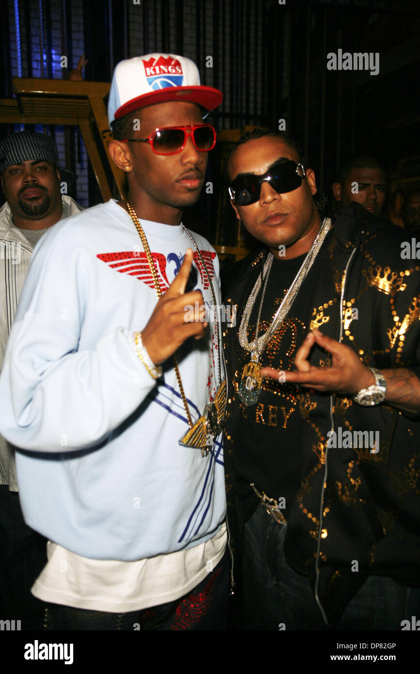 Sep 23, 2006 - New York, NY, USA - DON OMAR and FABOLOUS (in hat) backstage at Boost Mobile Rockcorps Give to Get concert for volunteers at Radio City Music Hall. Stock Photo