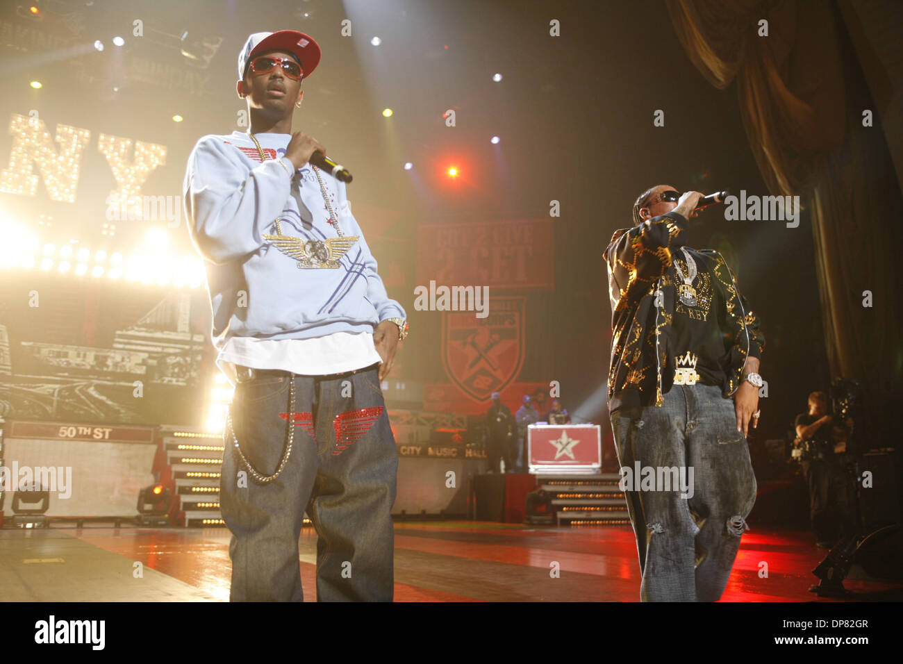 Sep 23, 2006 - New York, NY, USA - DON OMAR and FABOLOUS (in hat) performing at Boost Mobile Rockcorps Give to Get concert for volunteers at Radio City Music Hall. Stock Photo