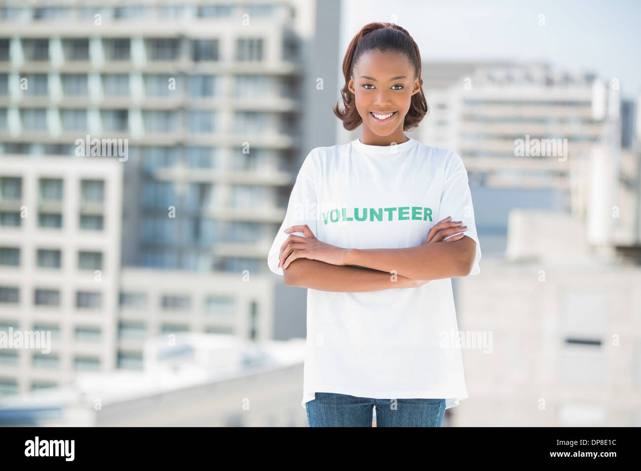 Black woman standing arms crossed hi-res stock photography and images ...
