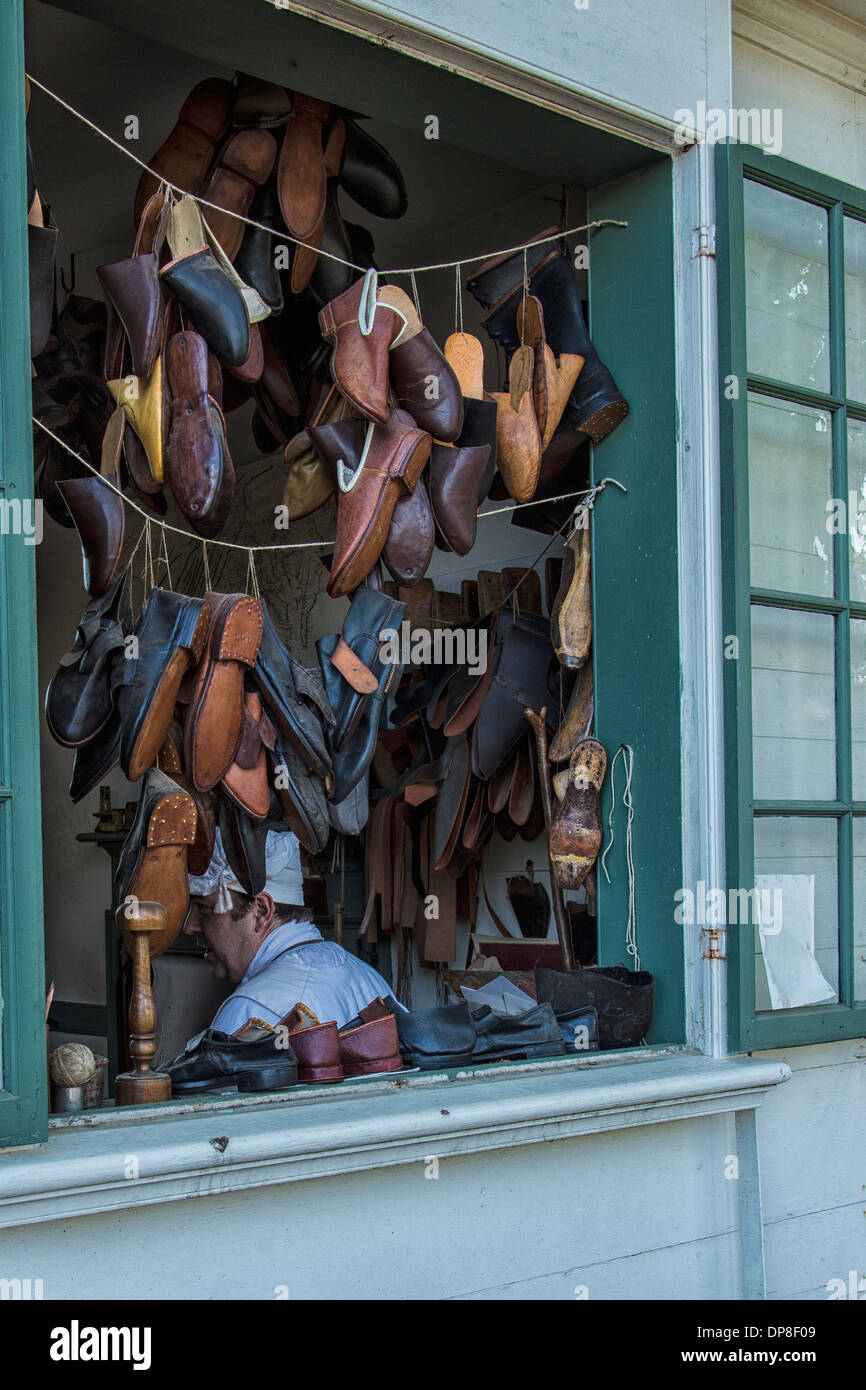 Colonial Williamsburg shoemakers shop window display Stock Photo