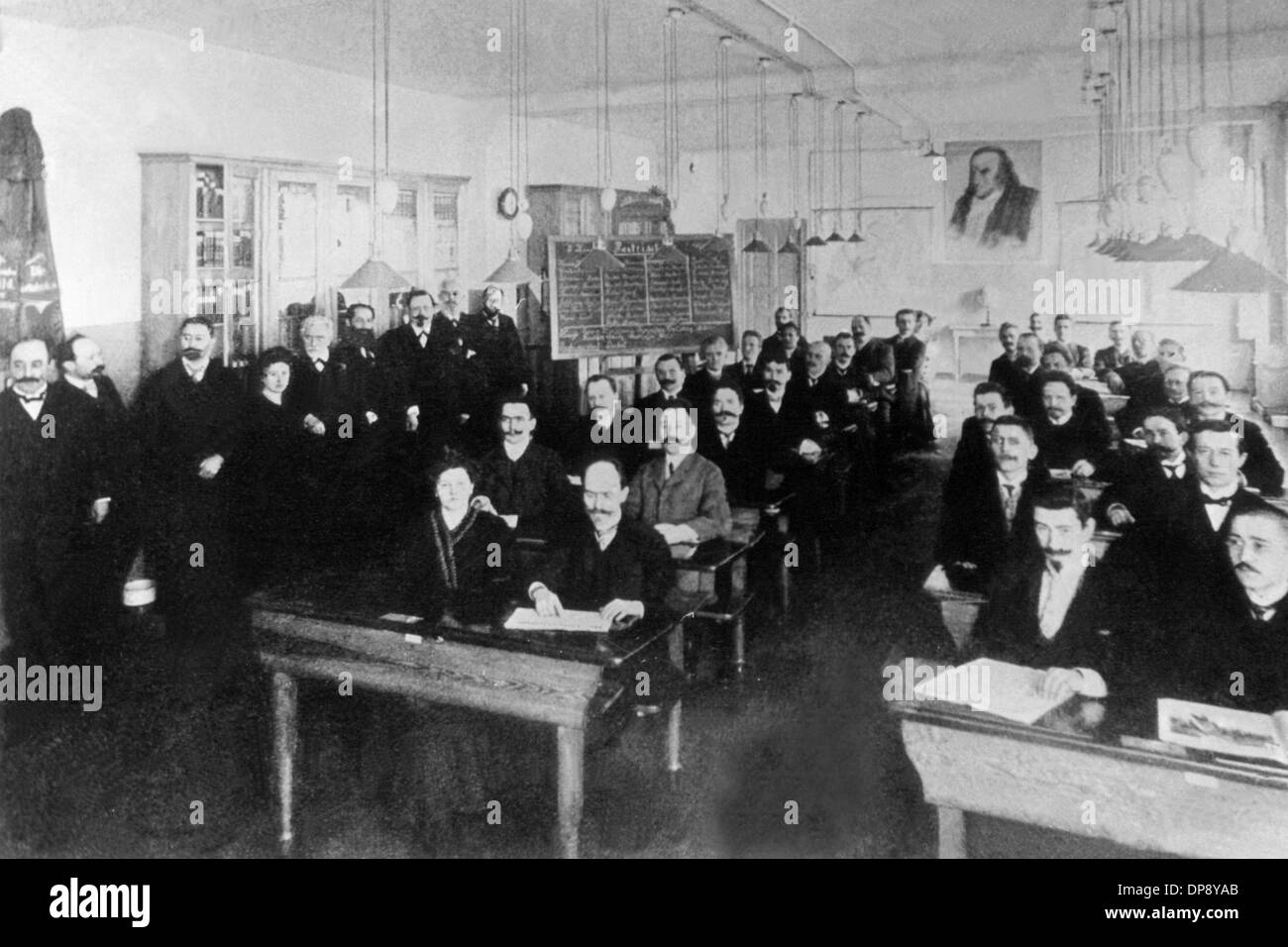 View into the lecture room of the SPD party school in the year 1908
